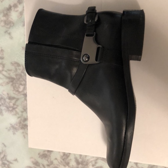 Ecco booties - Picture 2 of 4